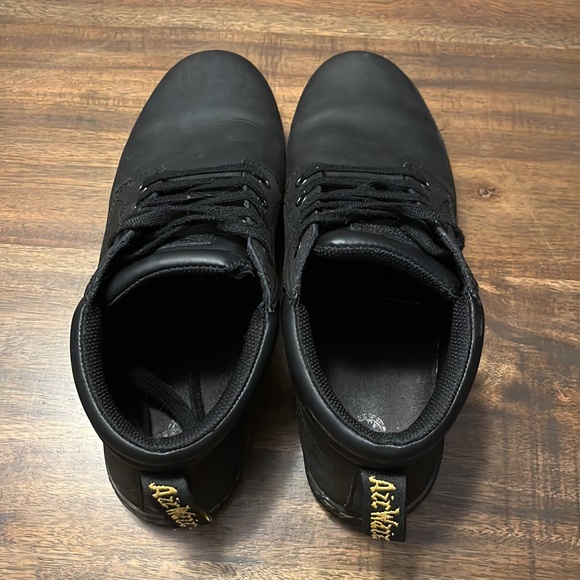 Men’s Maleke Leather boots by Doc Martens - Picture 6 of 7